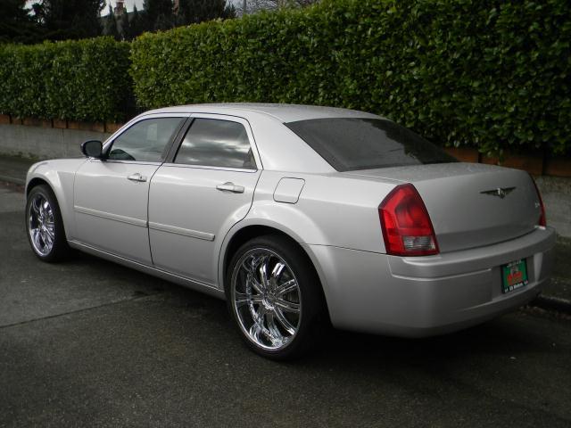 2005 Chrysler 300 Unknown