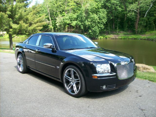 2005 Chrysler 300 SLT 25