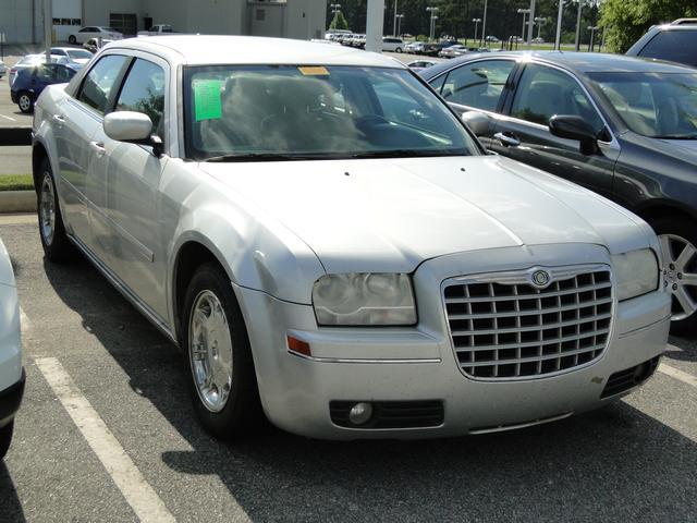 2005 Chrysler 300 Unknown