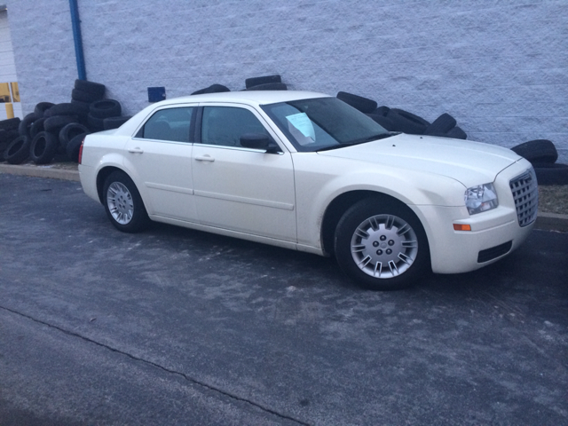 2005 Chrysler 300 Unknown