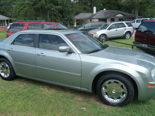 2005 Chrysler 300 SLT 25