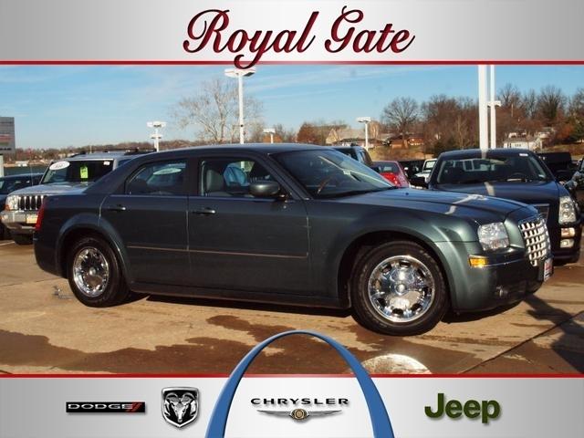 2005 Chrysler 300 69D