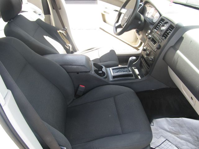 2005 Chrysler 300 Base