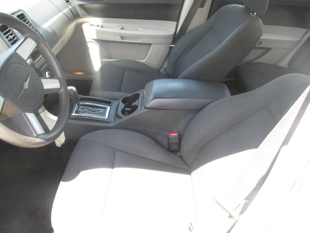 2005 Chrysler 300 Base