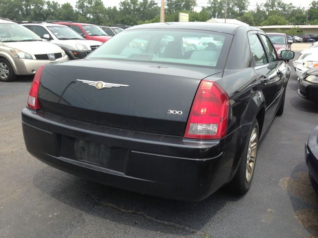 2005 Chrysler 300 Base