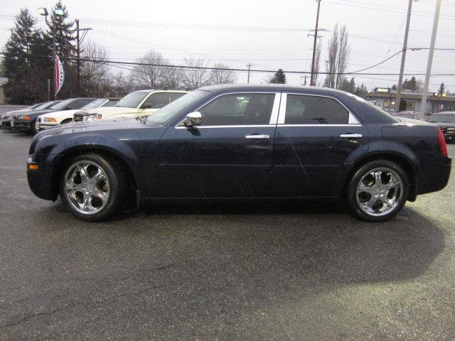 2005 Chrysler 300 Unknown