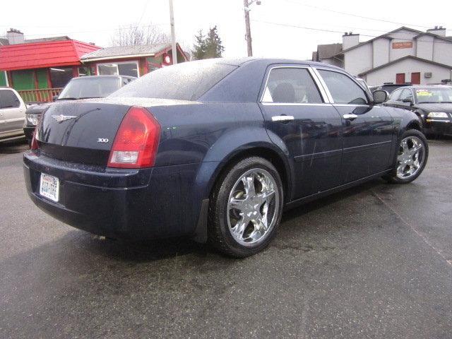 2005 Chrysler 300 Unknown