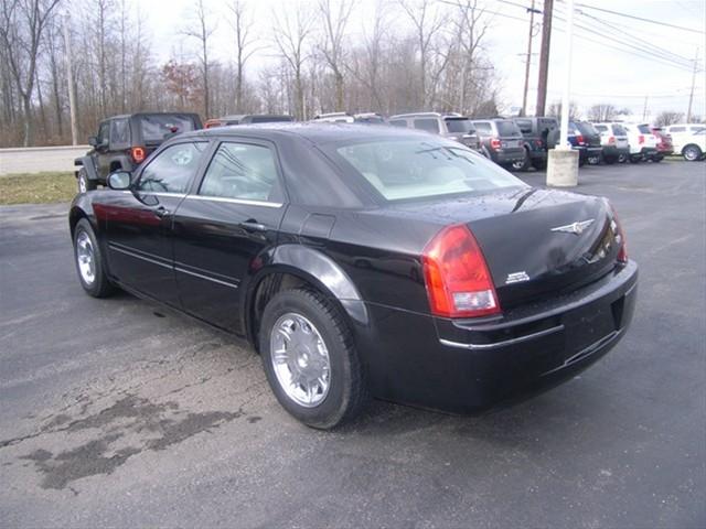 2005 Chrysler 300 3.5