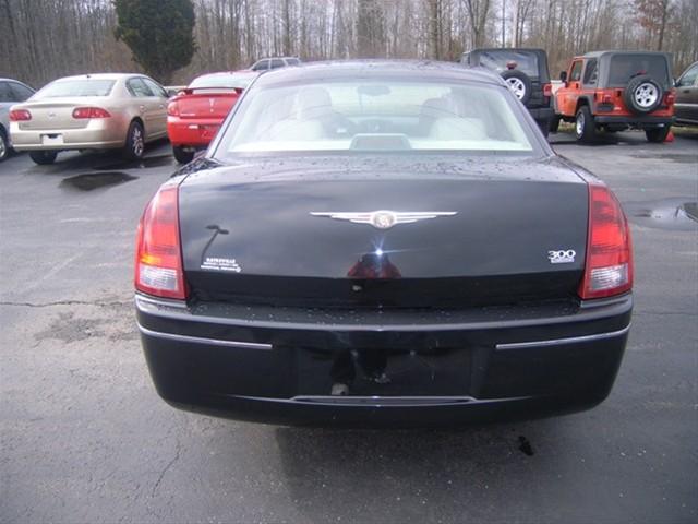 2005 Chrysler 300 3.5