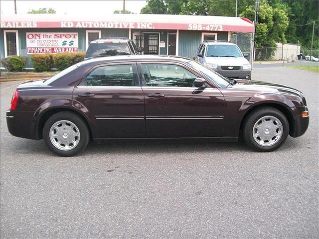 2005 Chrysler 300 Unknown