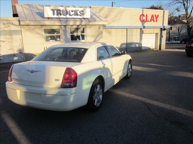 2005 Chrysler 300 3.5