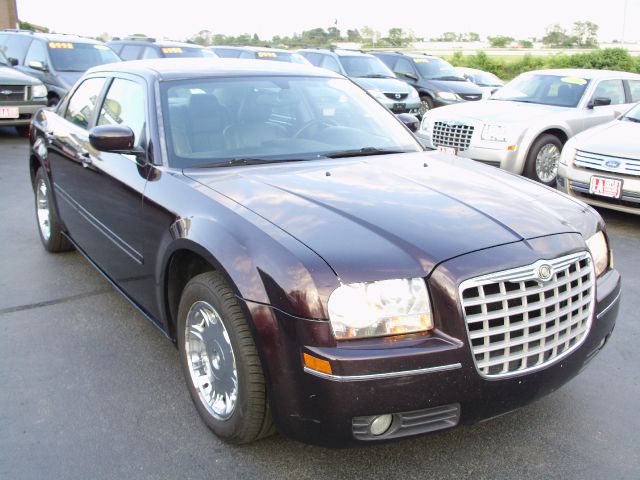 2005 Chrysler 300 SLT 25