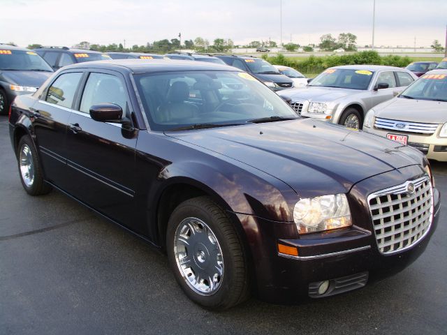 2005 Chrysler 300 SLT 25