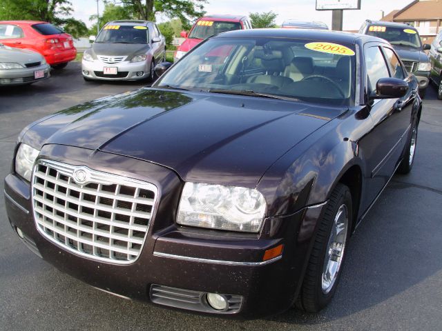 2005 Chrysler 300 SLT 25