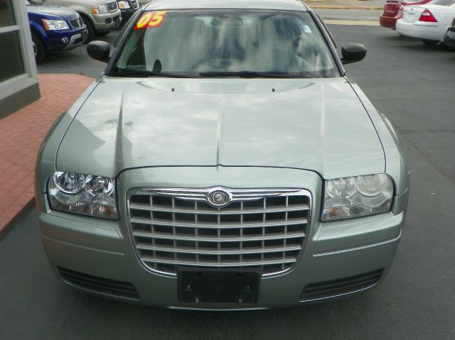 2005 Chrysler 300 Base