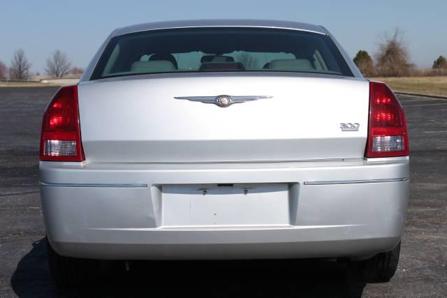 2005 Chrysler 300 3.5