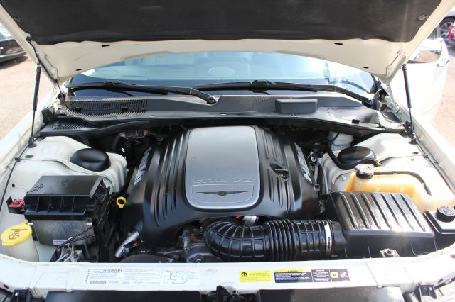 2005 Chrysler 300 Regular Cab