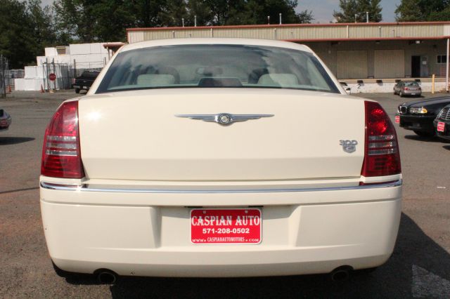 2005 Chrysler 300 Regular Cab