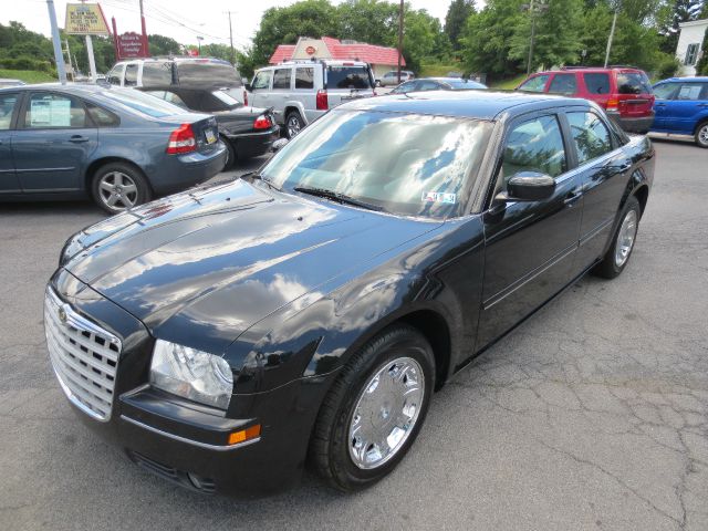 2005 Chrysler 300 SLT 25