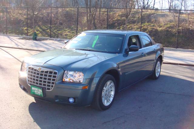 2005 Chrysler 300 Base