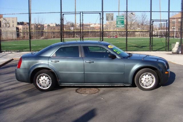 2005 Chrysler 300 Base