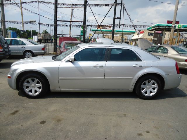 2005 Chrysler 300 3.5