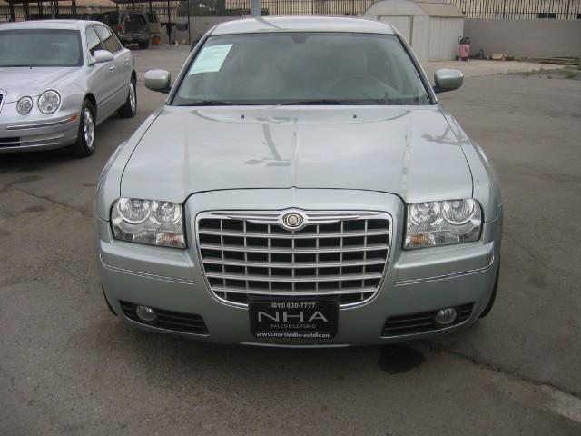 2005 Chrysler 300 Crew Cab 10 Contractor Body L