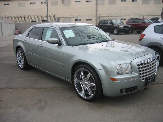 2005 Chrysler 300 Crew Cab 10 Contractor Body L