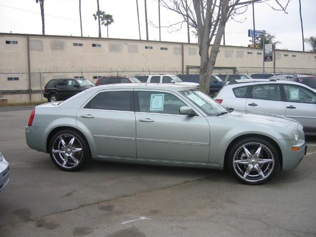 2005 Chrysler 300 Crew Cab 10 Contractor Body L