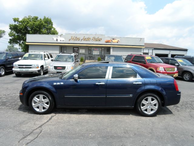 2005 Chrysler 300 GT Premium