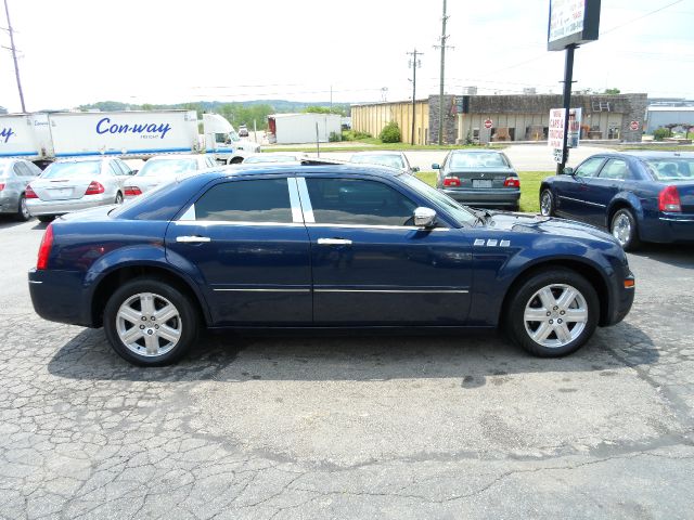 2005 Chrysler 300 GT Premium