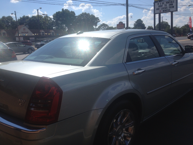 2005 Chrysler 300 Regular Cab