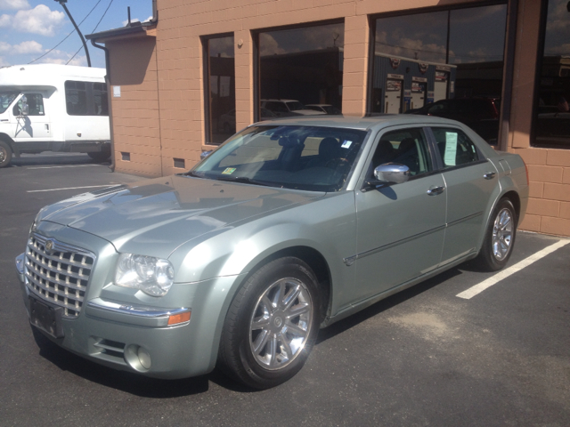 2005 Chrysler 300 Regular Cab