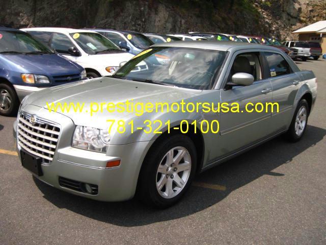 2005 Chrysler 300 Unknown