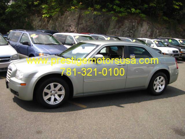 2005 Chrysler 300 Unknown