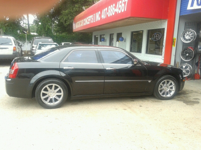 2005 Chrysler 300 Regular Cab