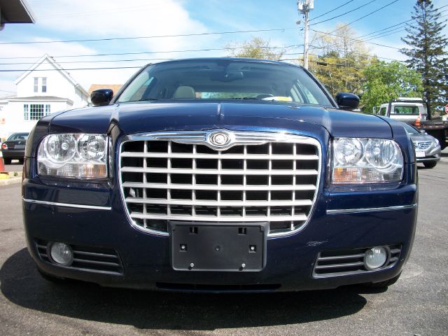 2005 Chrysler 300 SLT 25