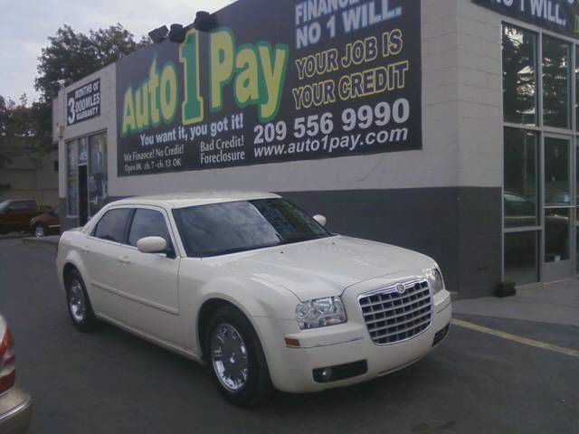 2005 Chrysler 300 SLT 25