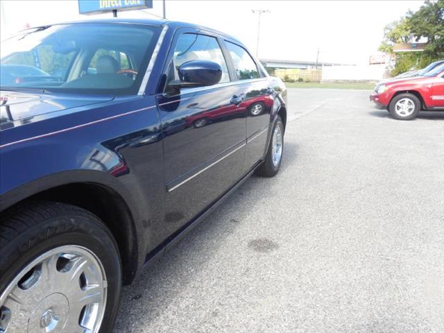 2005 Chrysler 300 SLT 25