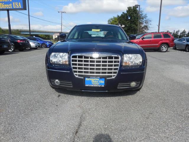 2005 Chrysler 300 SLT 25