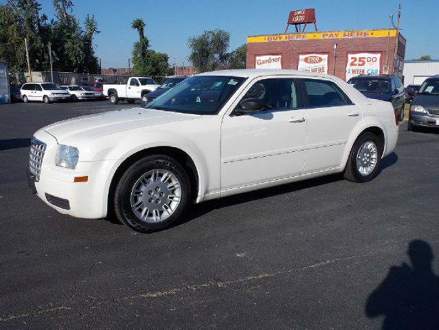 2005 Chrysler 300 Base