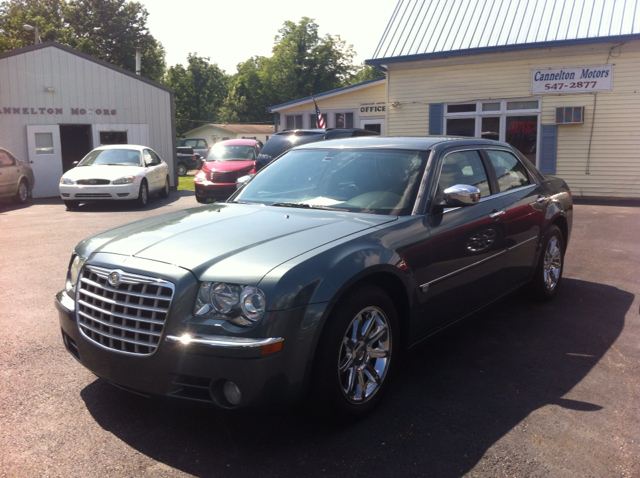 2005 Chrysler 300 Regular Cab