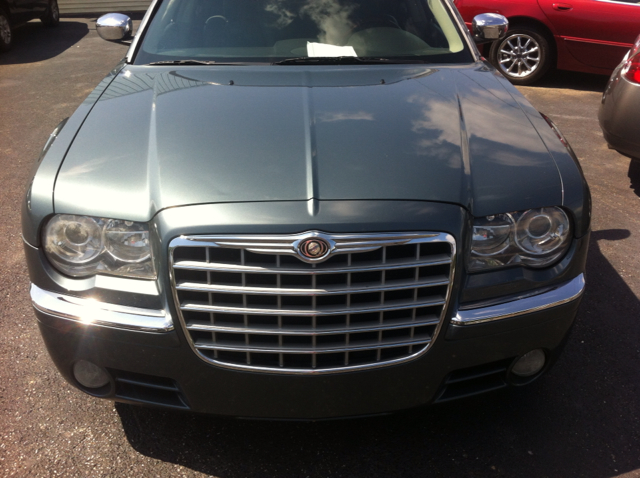 2005 Chrysler 300 Regular Cab