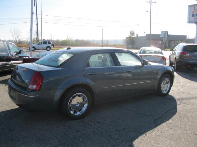 2005 Chrysler 300 ES V6 Special Edition