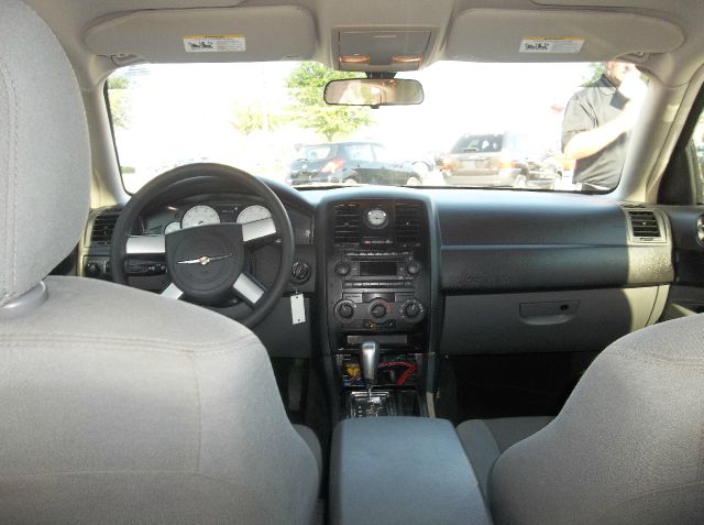 2005 Chrysler 300 Base