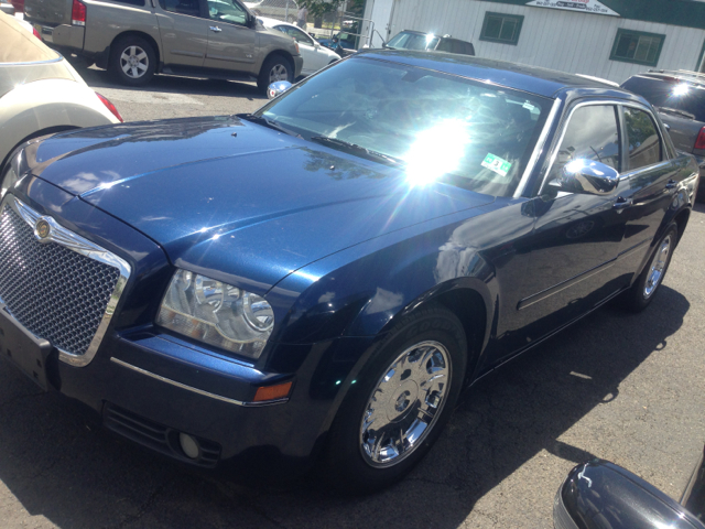 2005 Chrysler 300 SLT 25