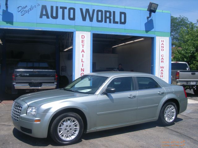 2005 Chrysler 300 Base