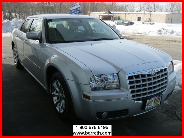 2005 Chrysler 300 Unknown