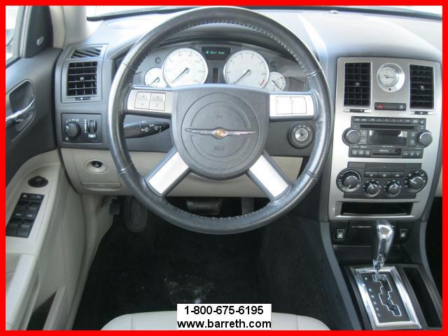 2005 Chrysler 300 Unknown