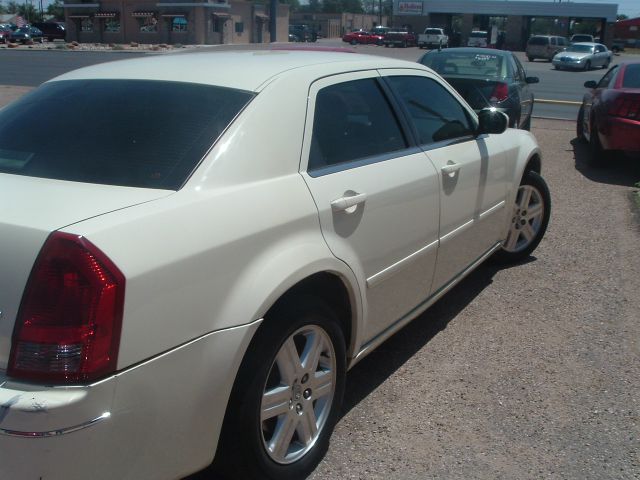 2005 Chrysler 300 GT Premium